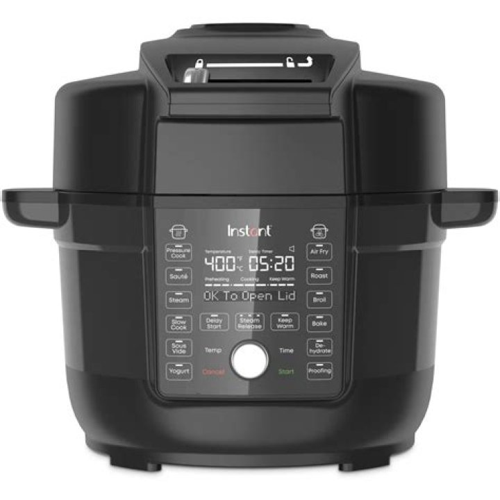 Pressure cooker air fryer combo